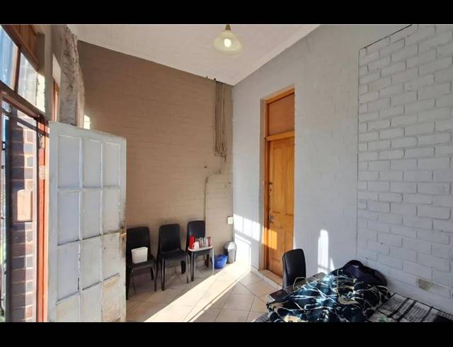5 BEDROOM HOUSE FOR SALE IN KENSINGTON